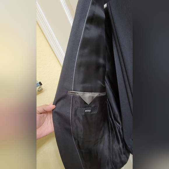 Suits Hugo Boss - Picture 4 of 4